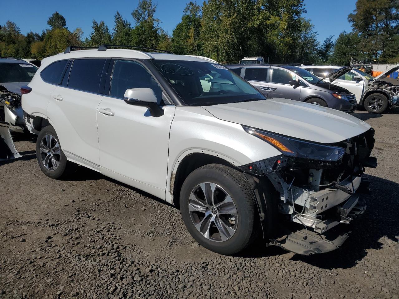 2022 TOYOTA HIGHLANDER