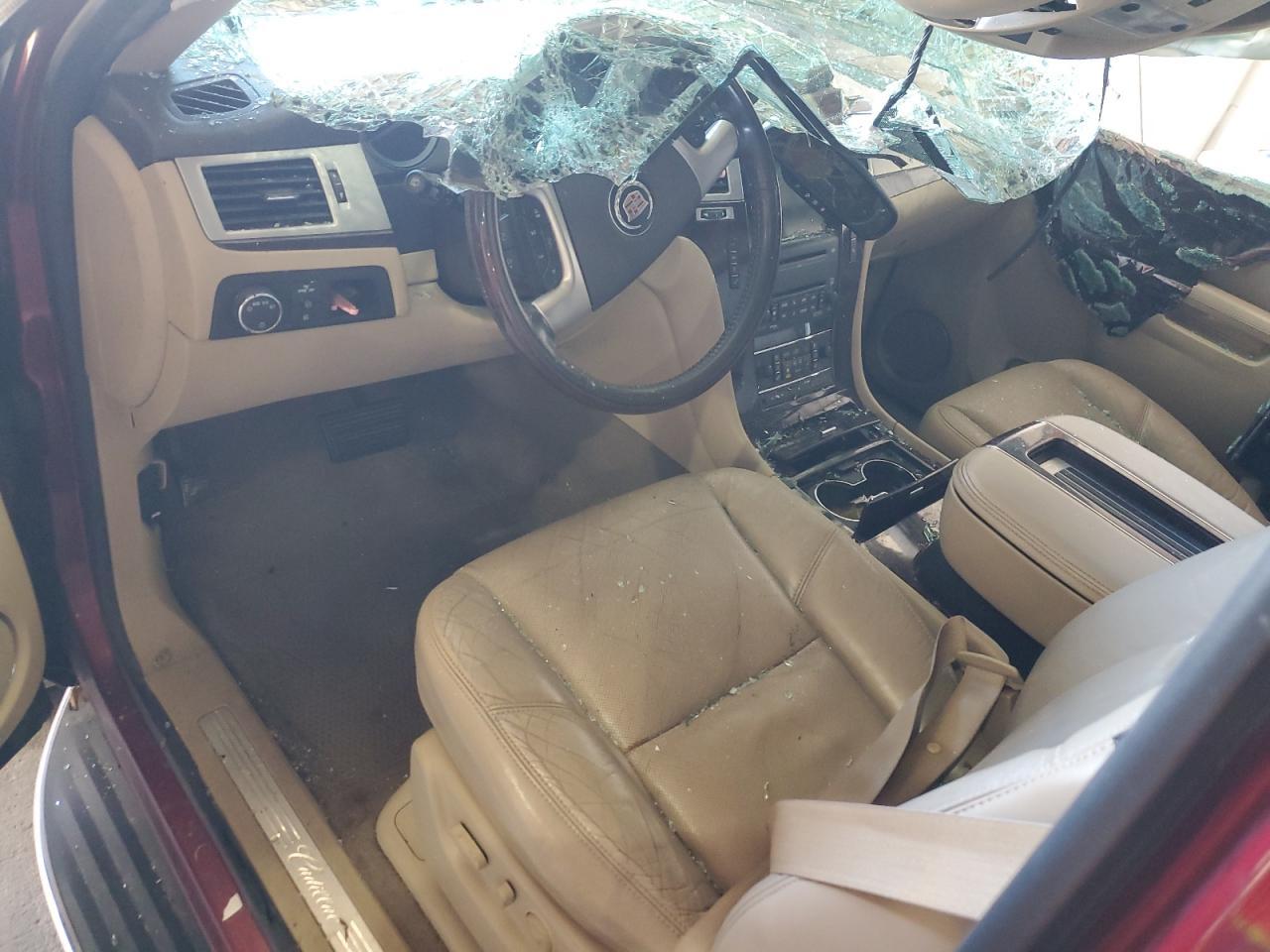 2010 CADILLAC ESCALADE