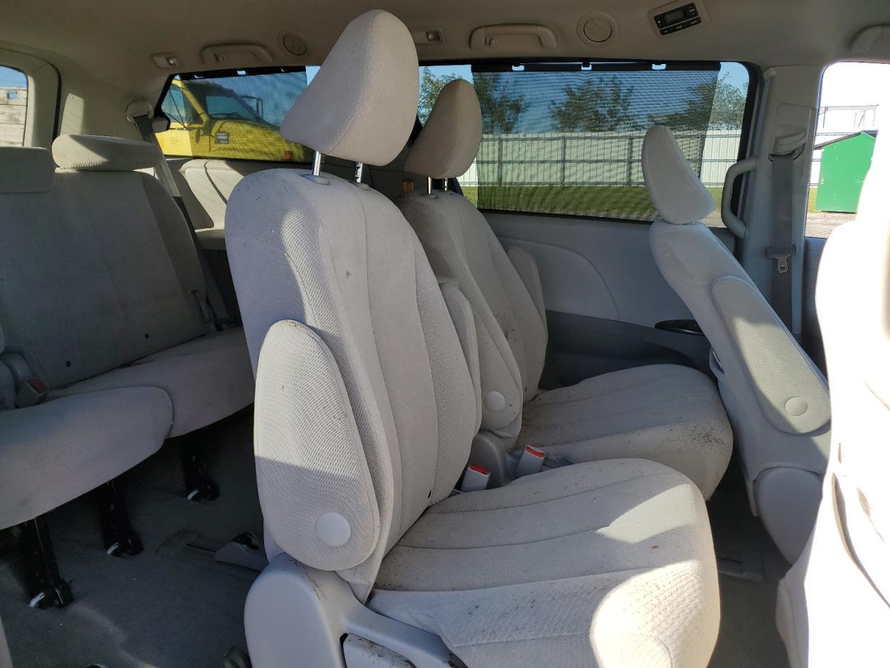 2013 TOYOTA SIENNA