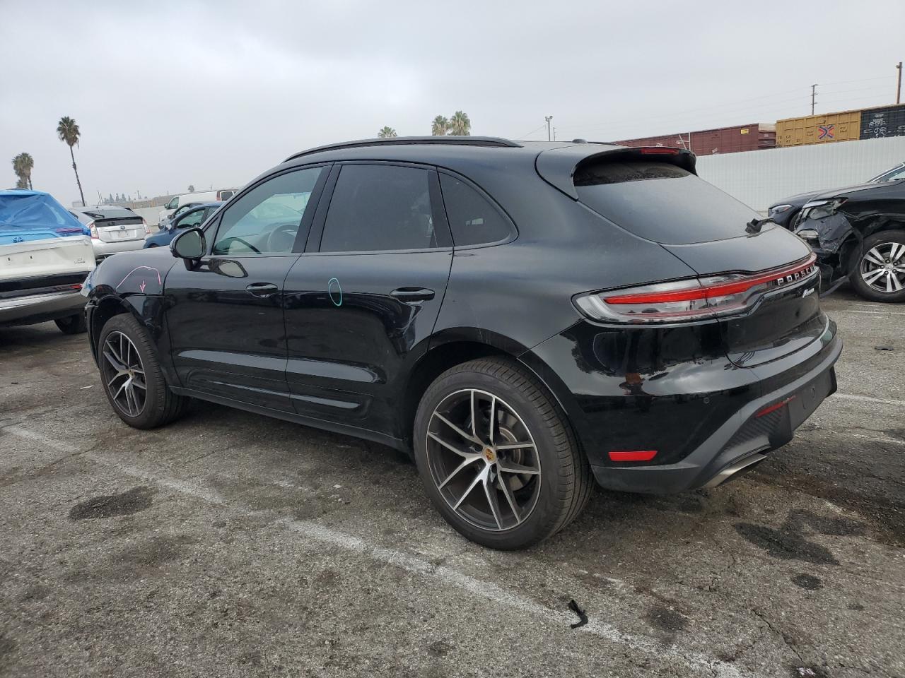 2025 PORSCHE Macan
