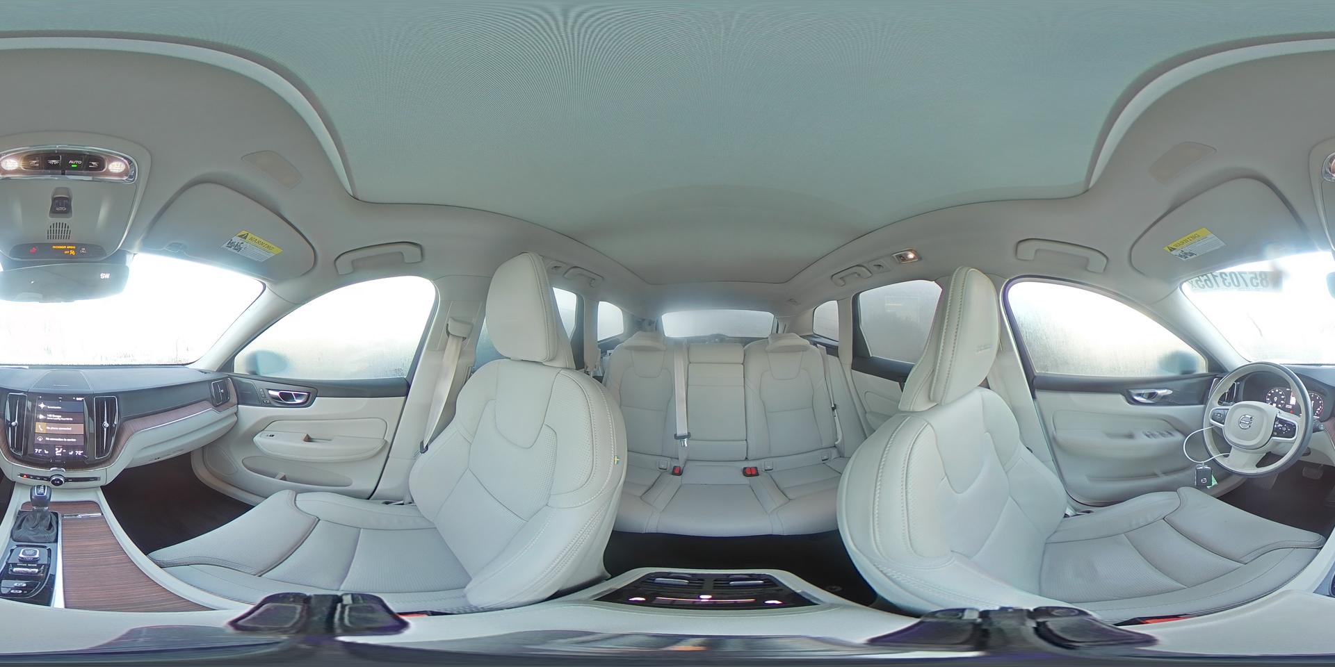 2020 VOLVO XC60