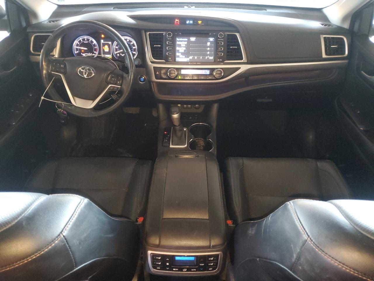 2017 TOYOTA HIGHLANDER