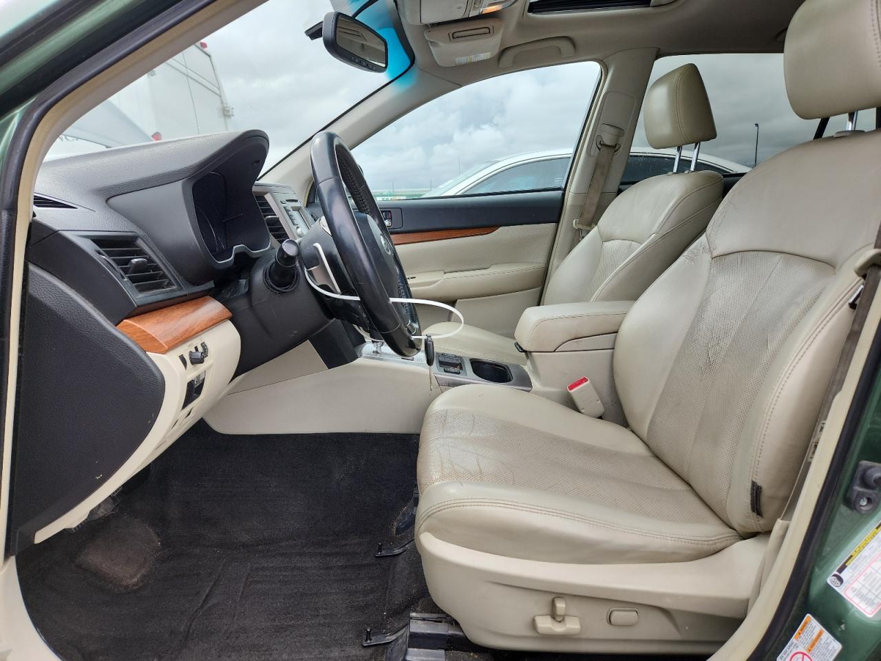 2013 SUBARU Outback
