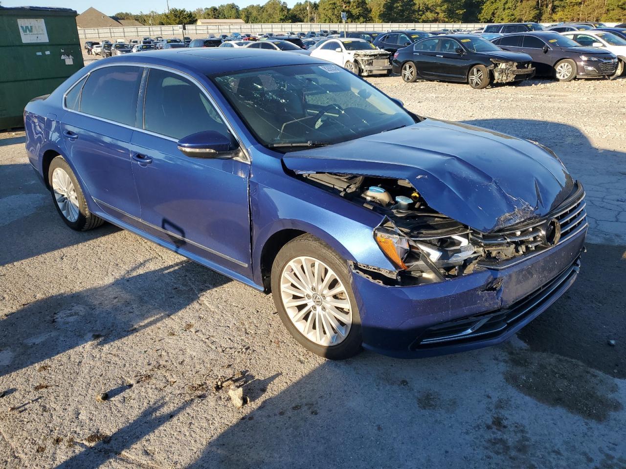 2017 VOLKSWAGEN Passat