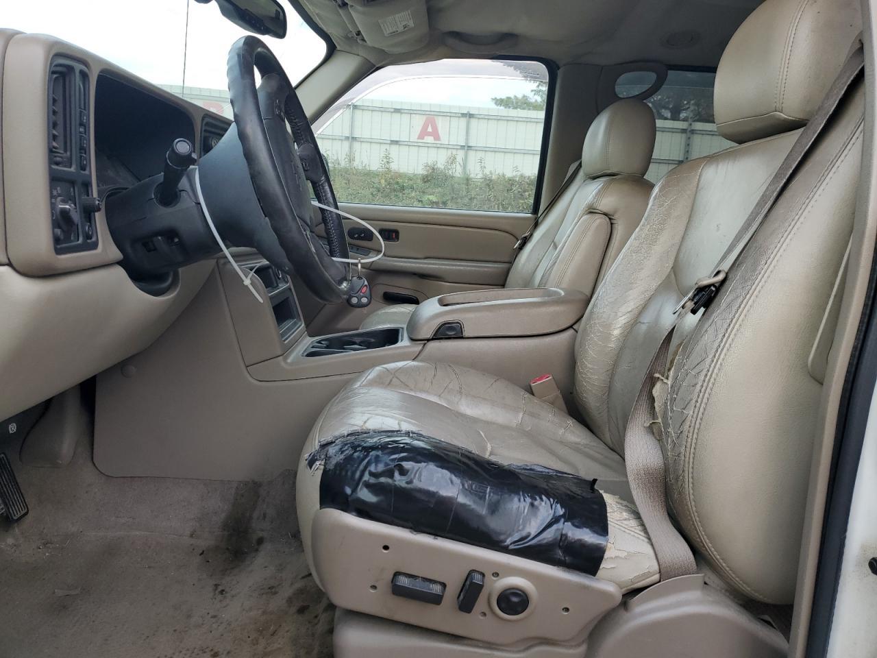 2004 CHEVROLET Suburban