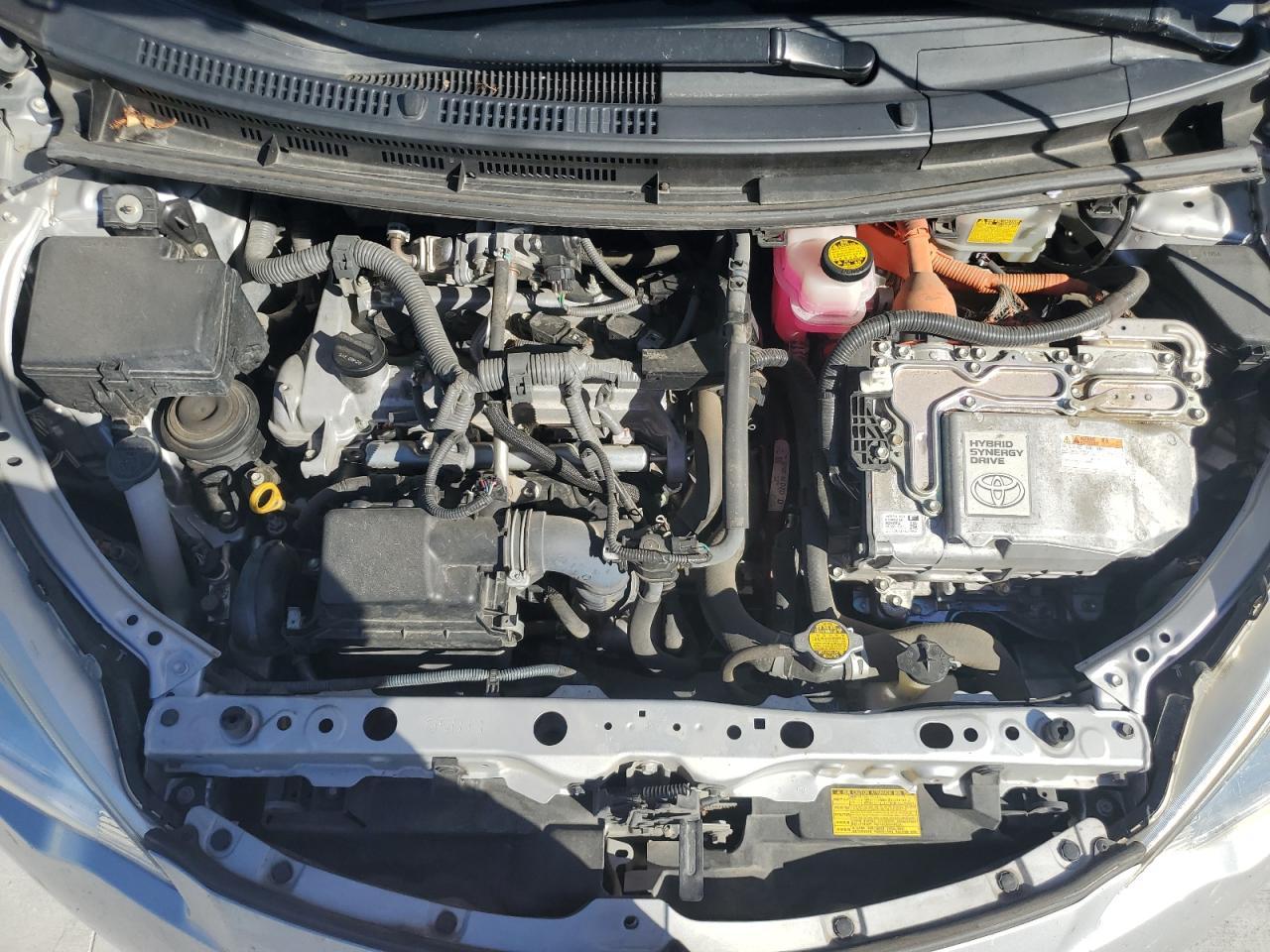 2014 TOYOTA Prius c