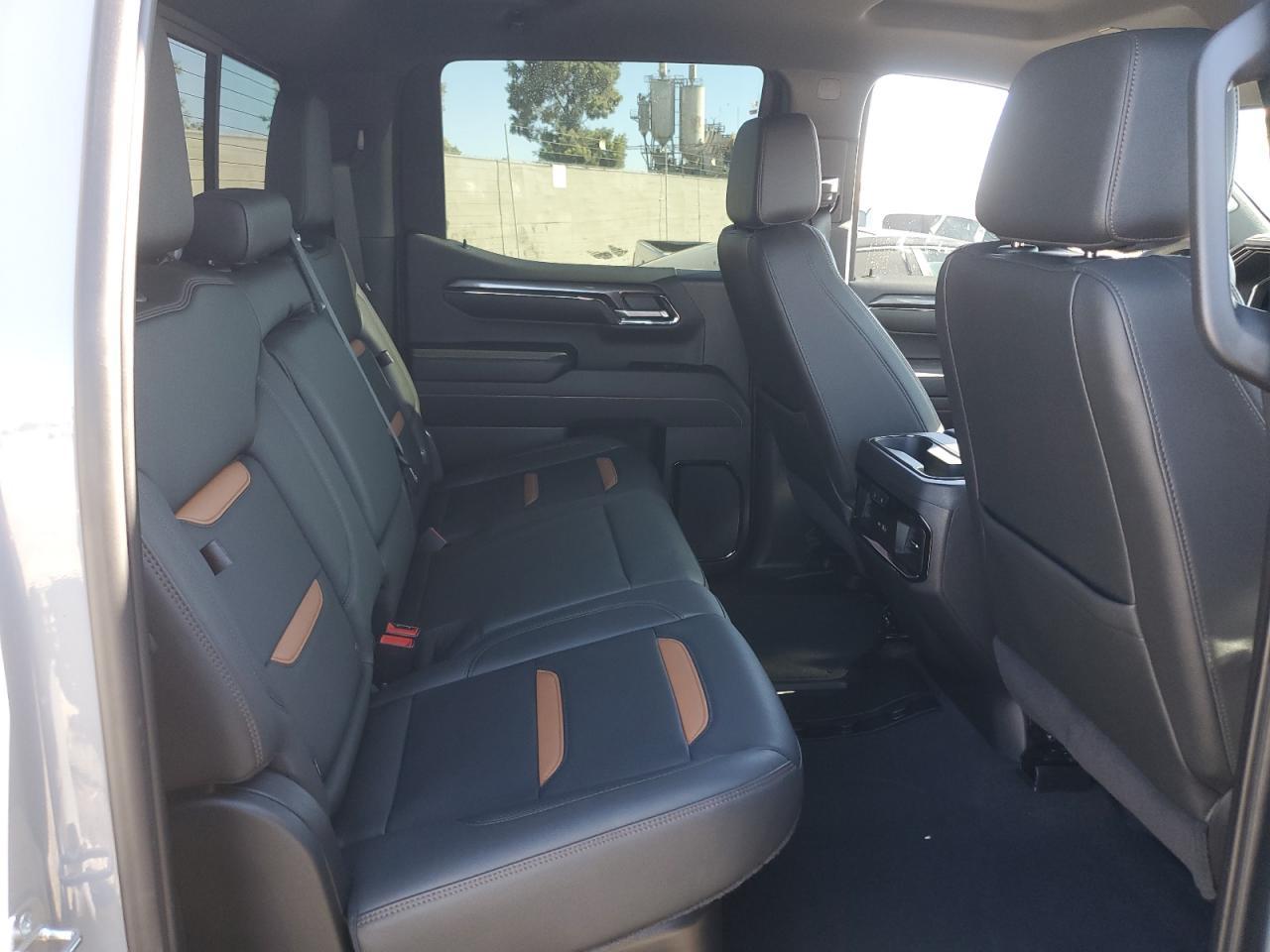 2024 GMC Sierra