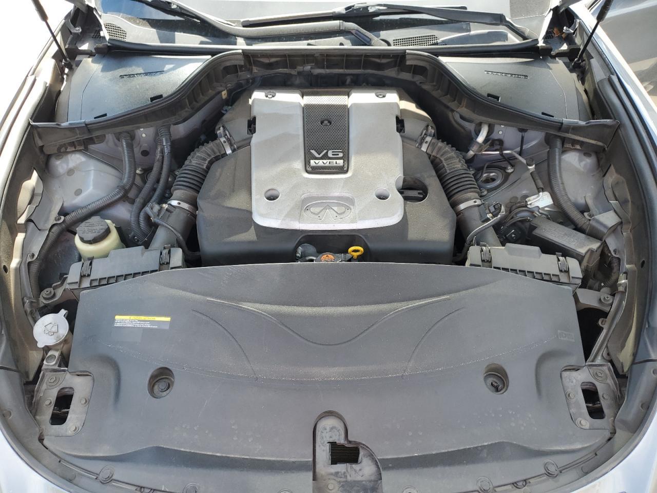 2015 INFINITI Q70