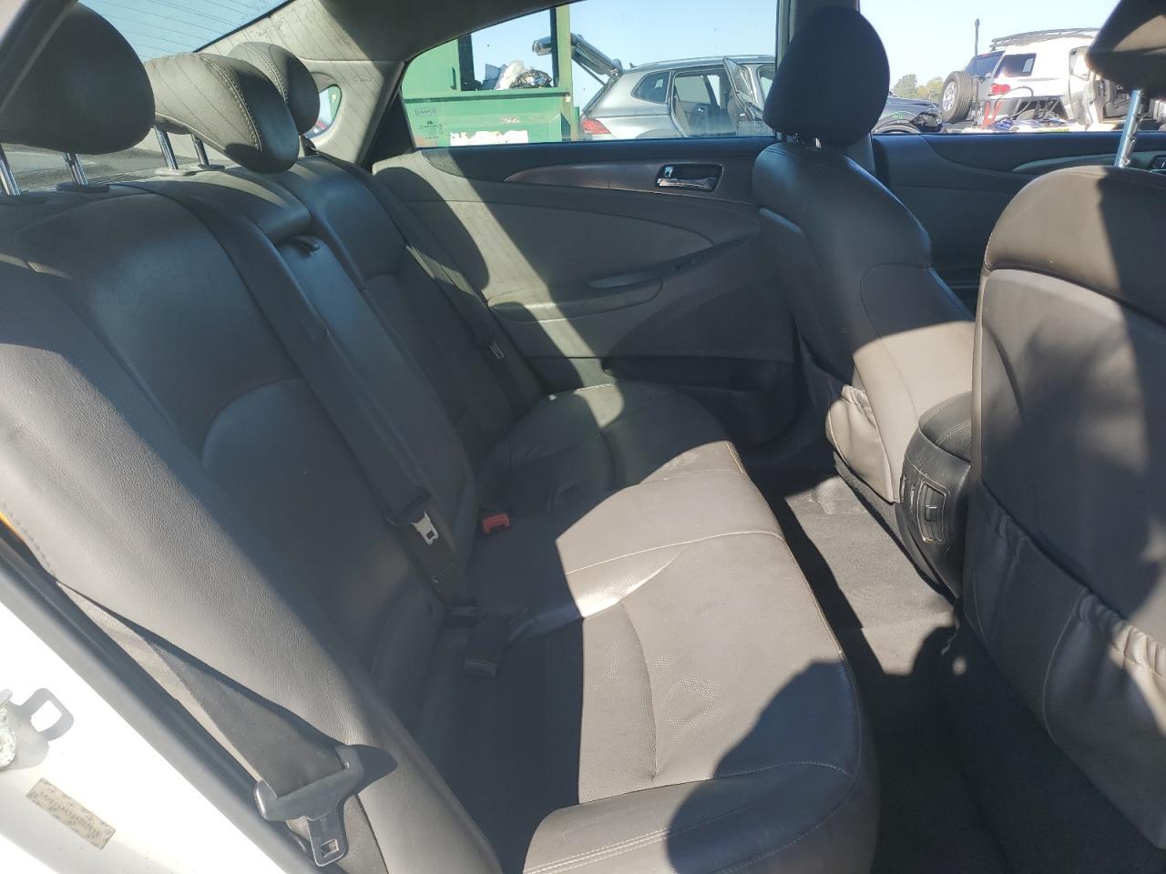 2011 HYUNDAI SONATA