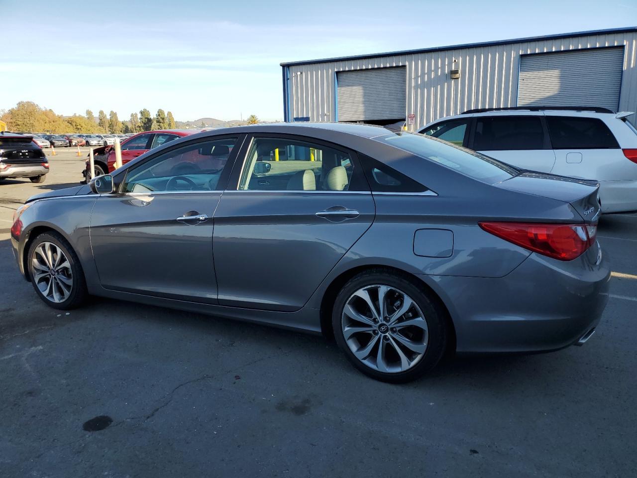 2013 HYUNDAI SONATA