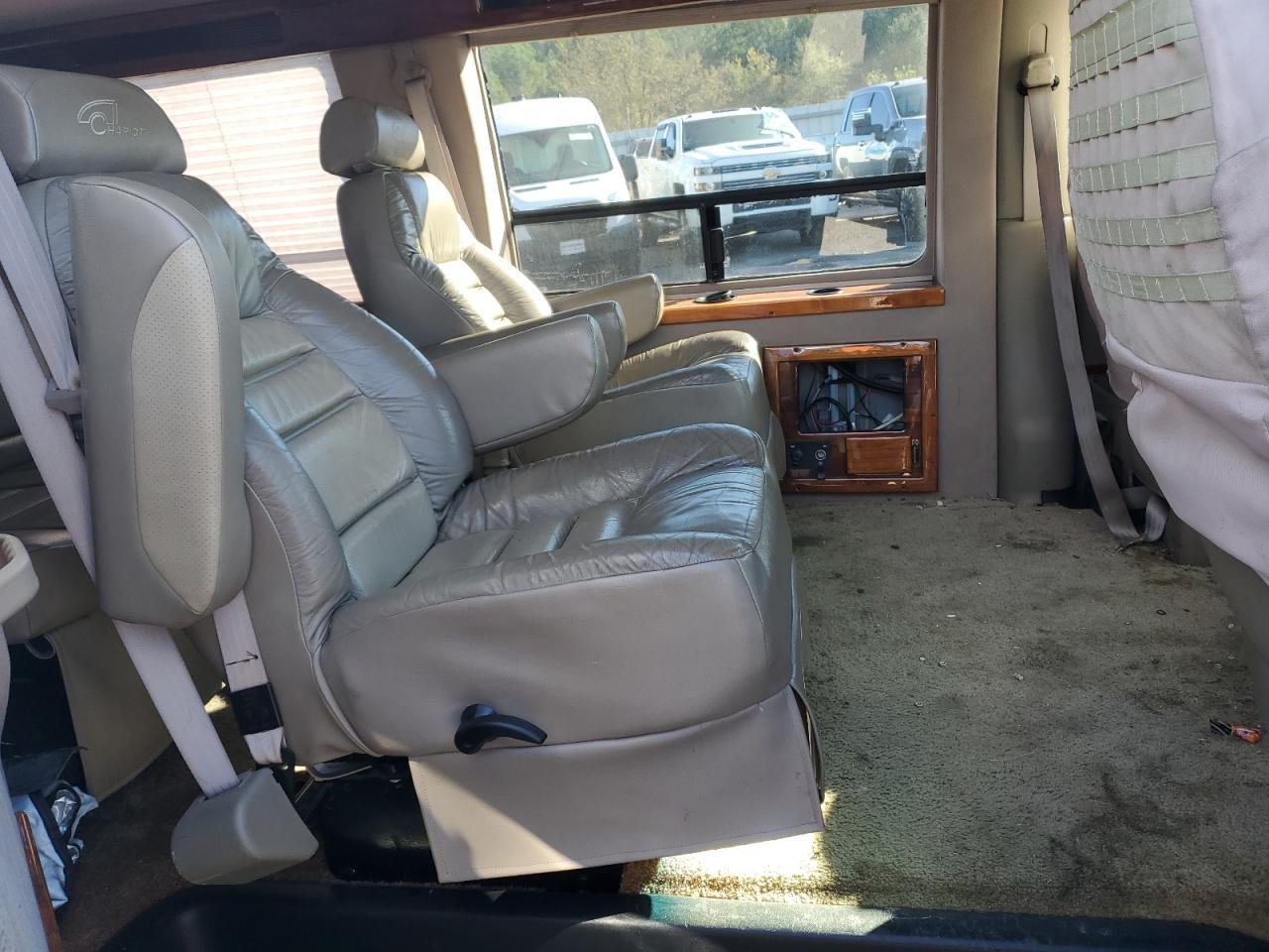 2002 GMC Savana