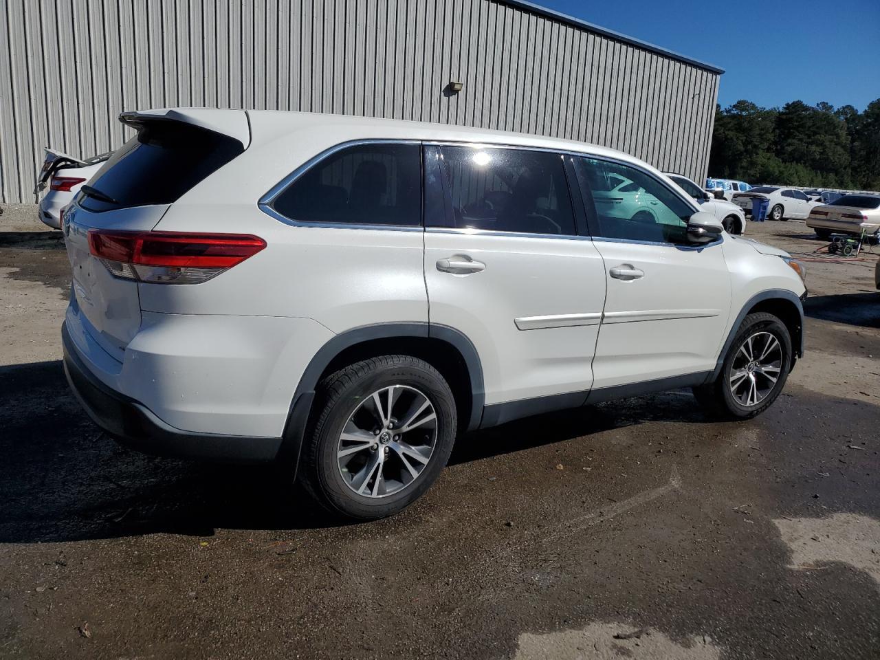2019 TOYOTA HIGHLANDER
