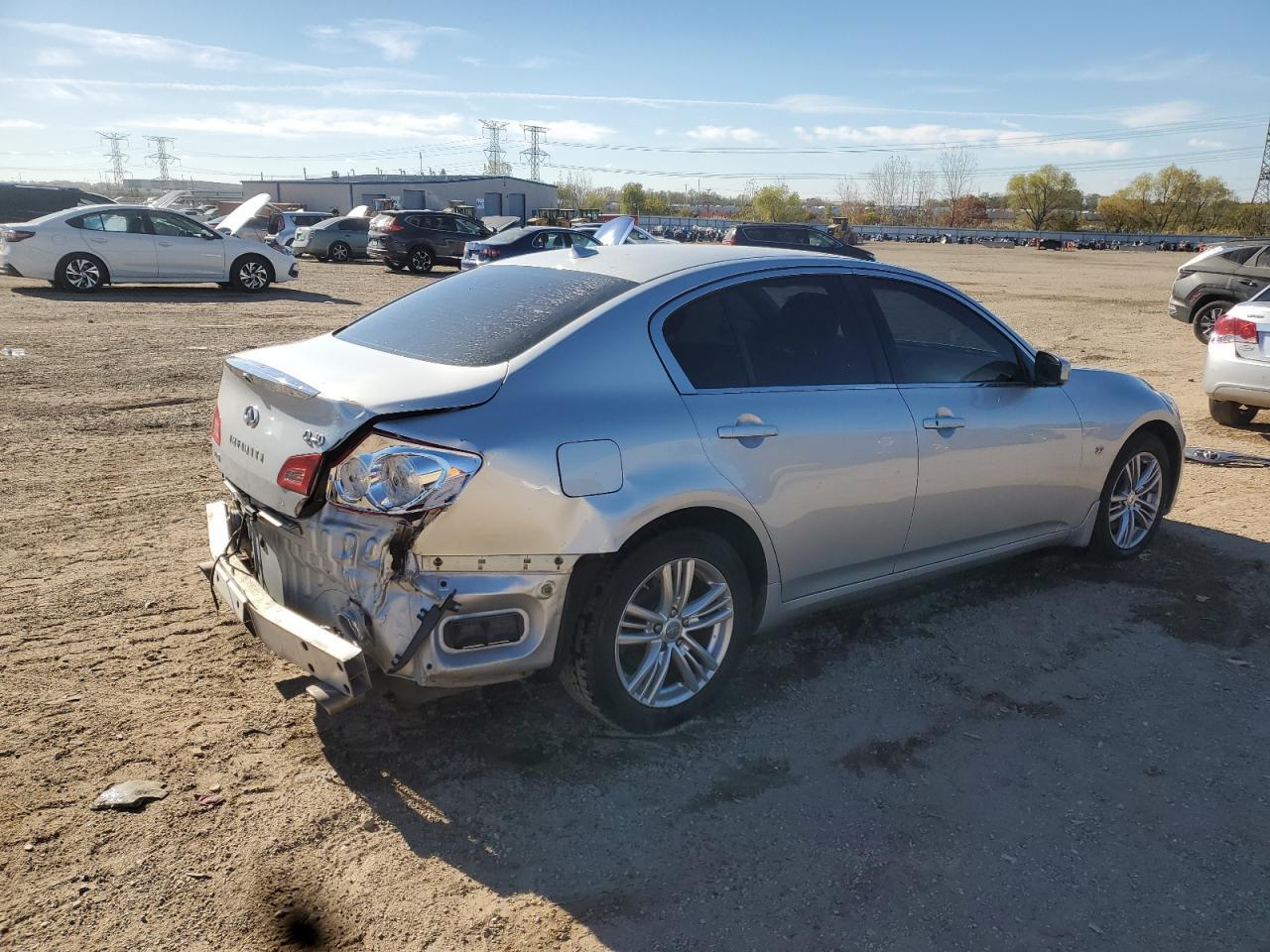 2015 INFINITI Q40