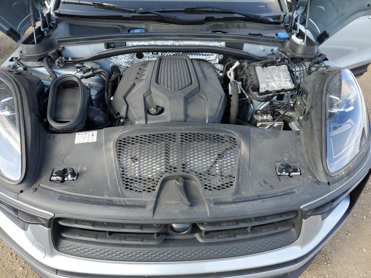 2024 PORSCHE Macan