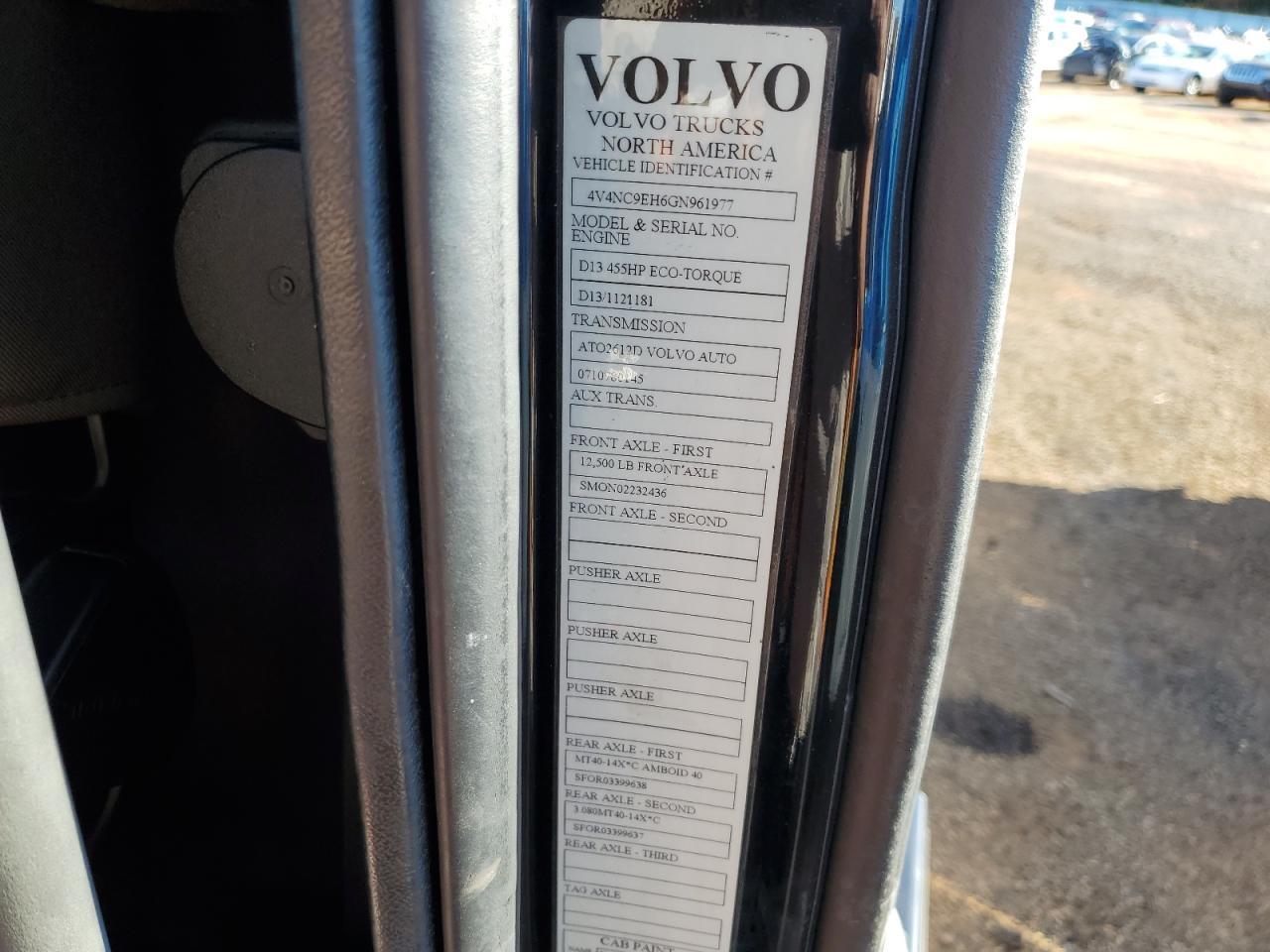 2016 VOLVO VNL
