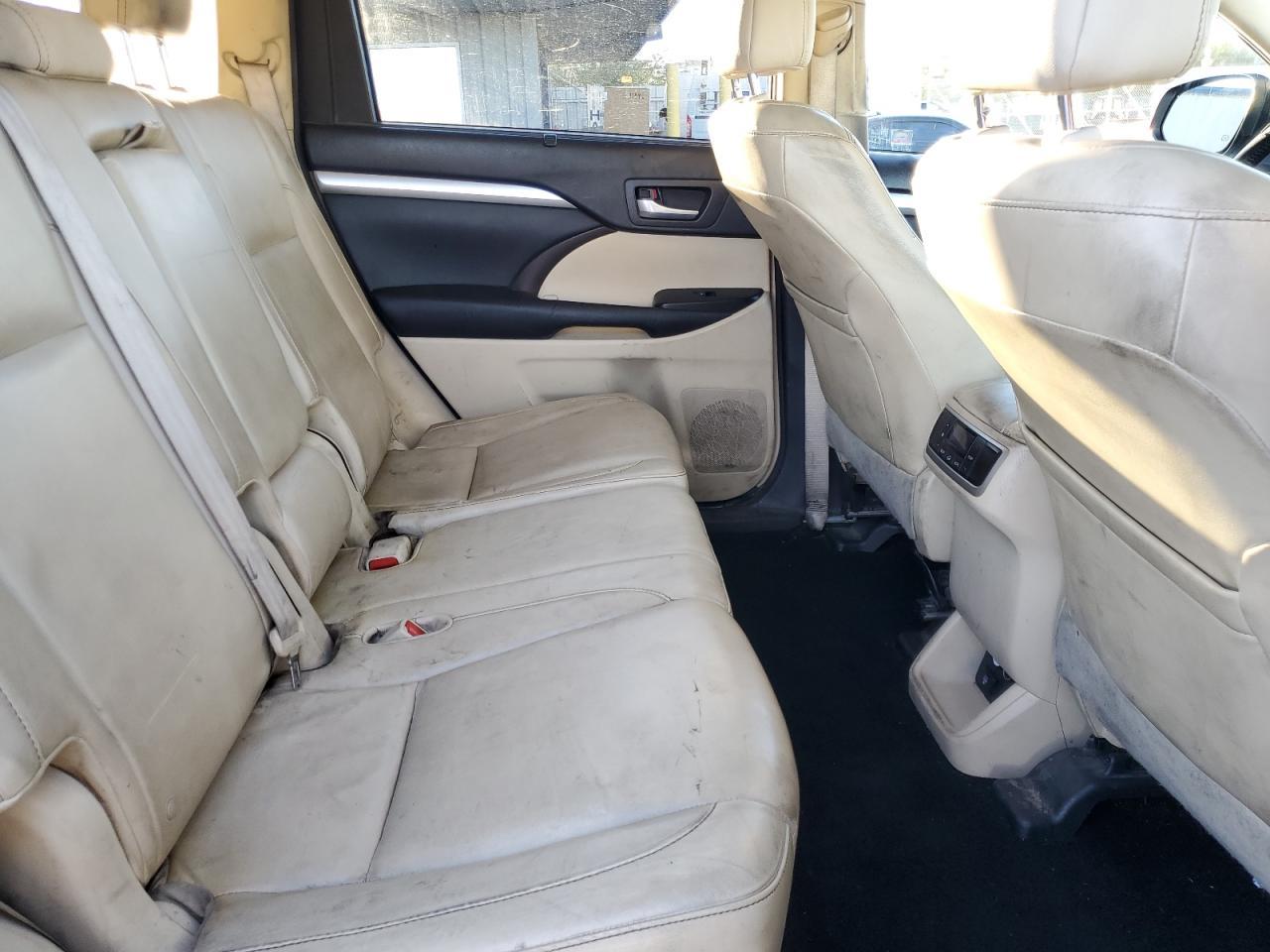 2015 TOYOTA HIGHLANDER