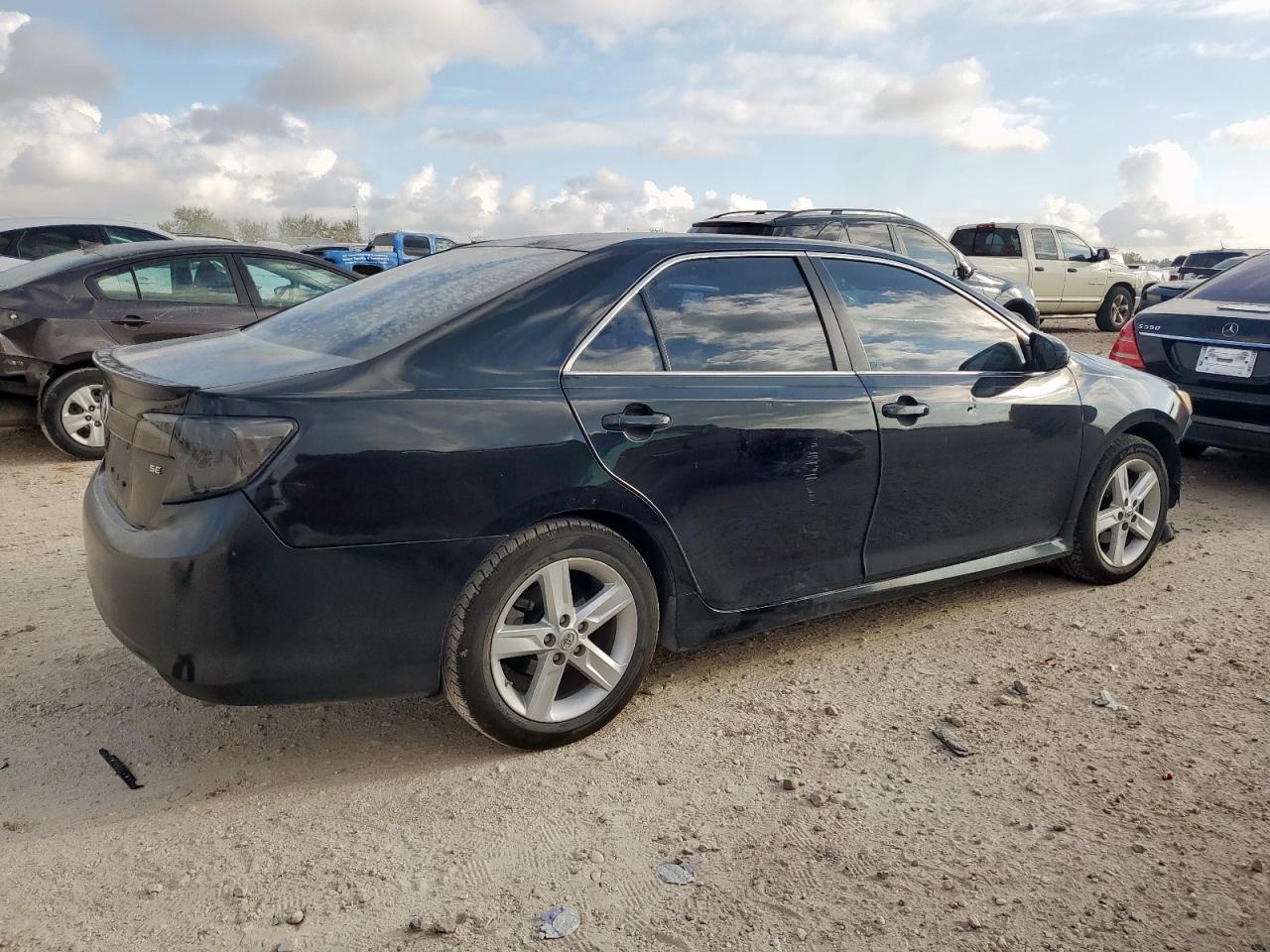 2013 TOYOTA CAMRY