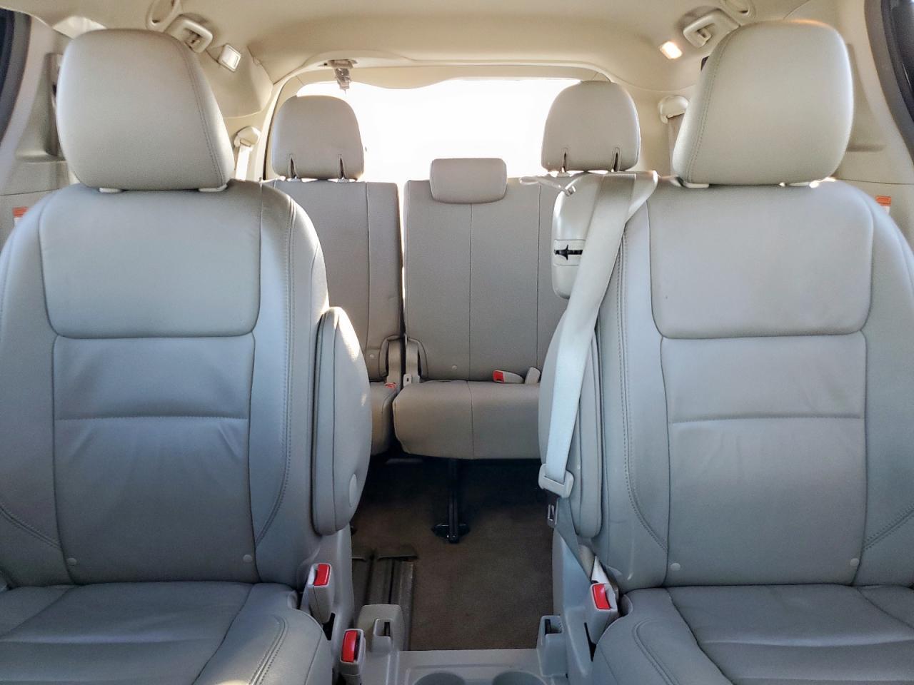2015 TOYOTA SIENNA