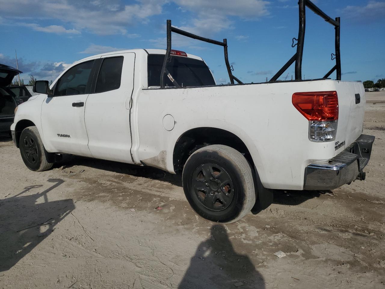 2011 TOYOTA TUNDRA