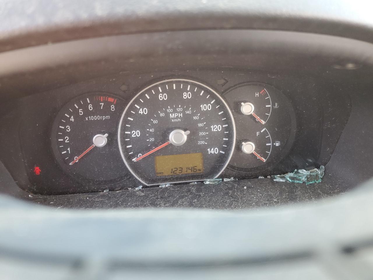 2008 KIA RONDO