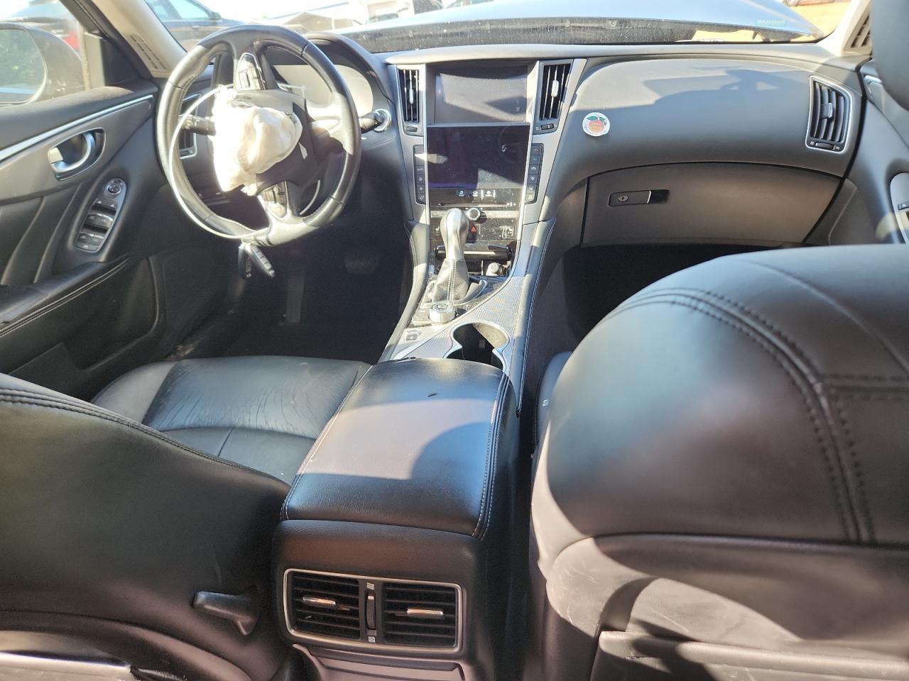 2015 INFINITI Q50