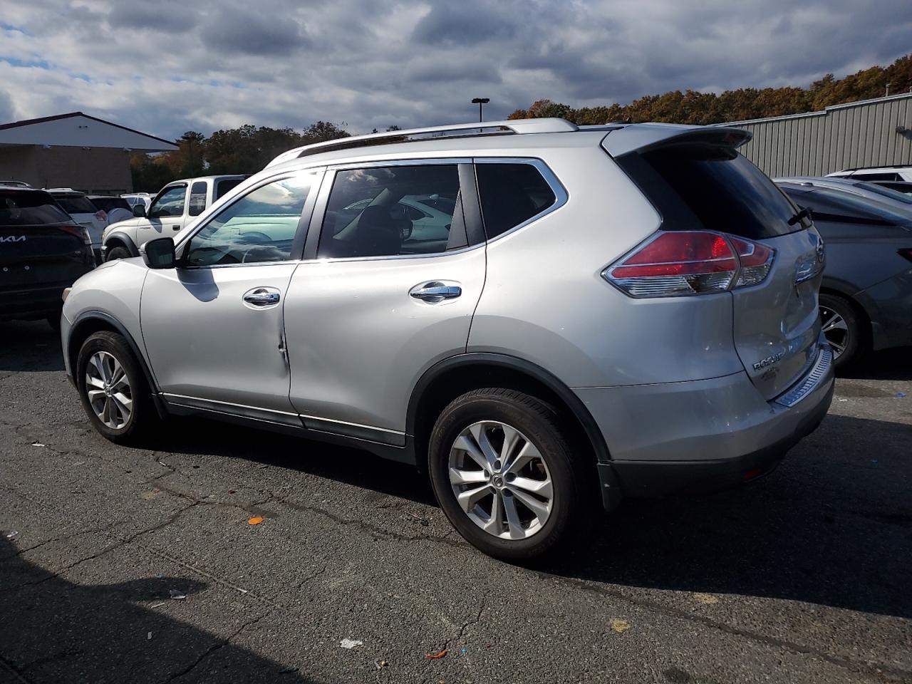 2015 NISSAN ROGUE