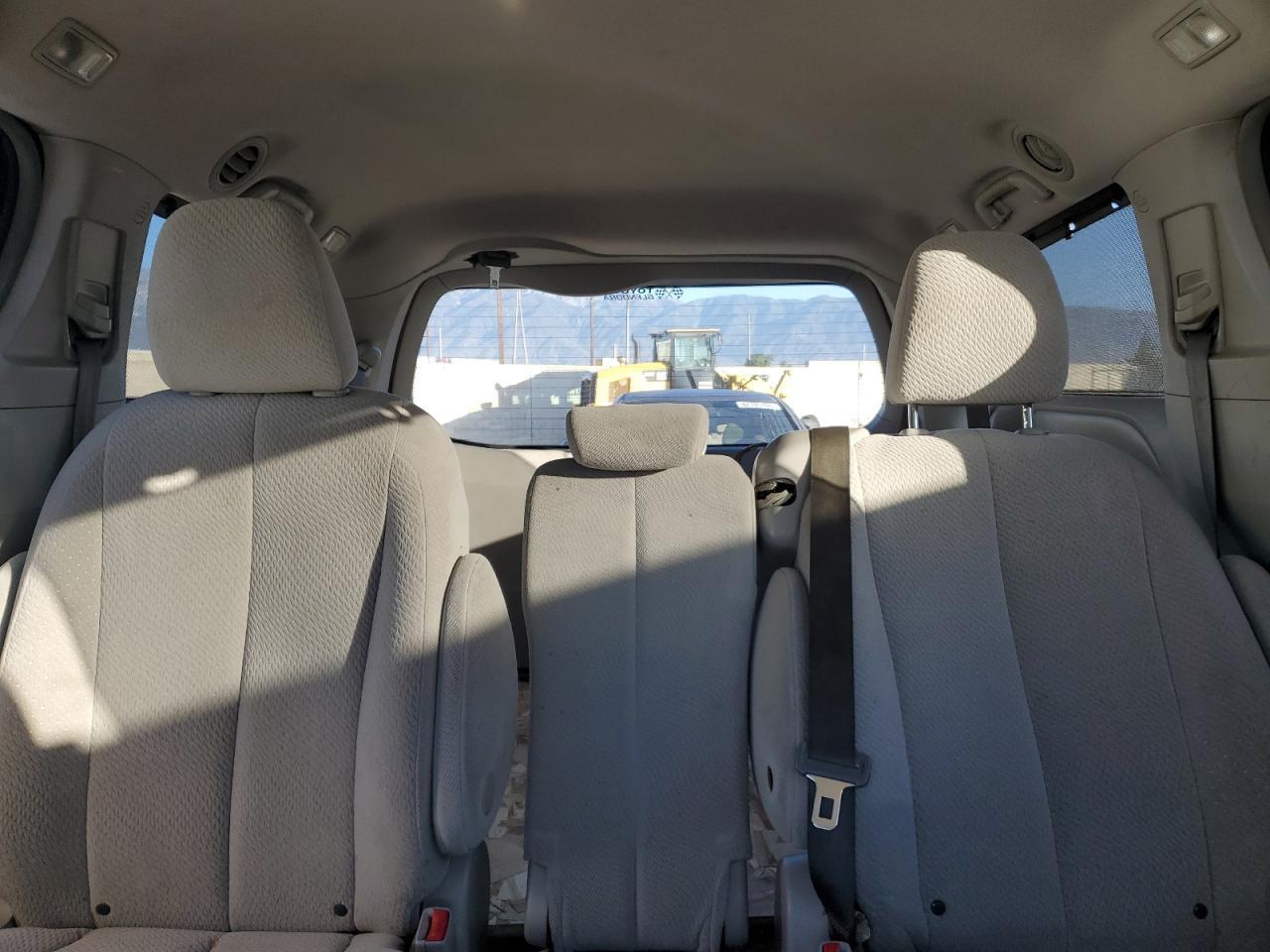 2014 TOYOTA SIENNA