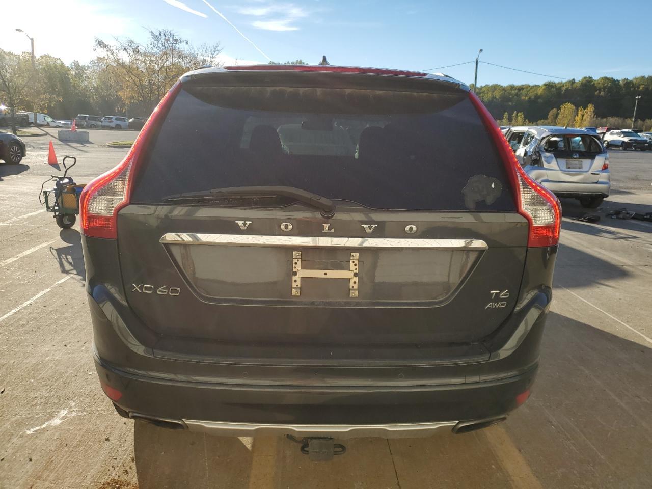 2015 VOLVO XC60