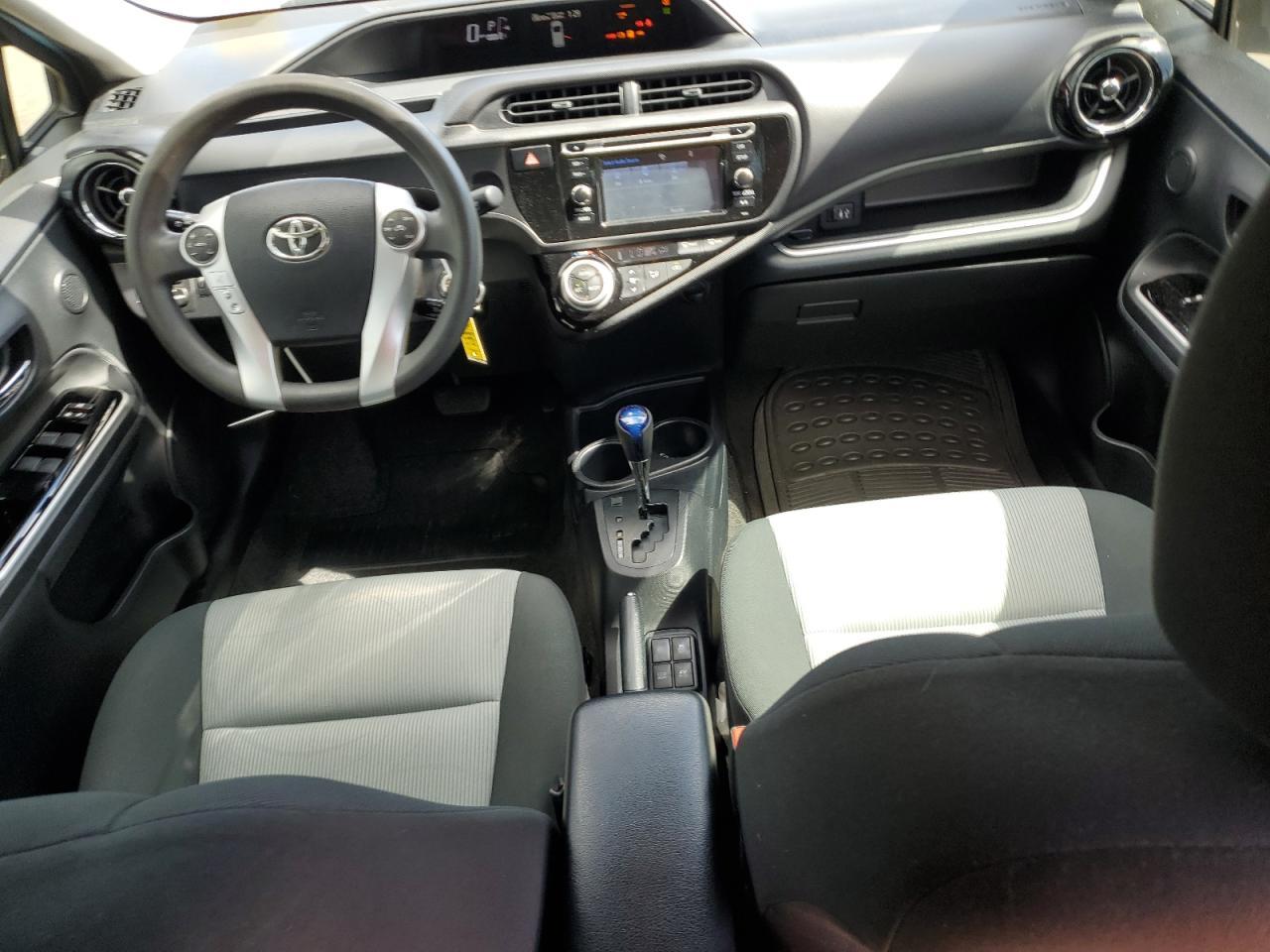 2015 TOYOTA Prius c
