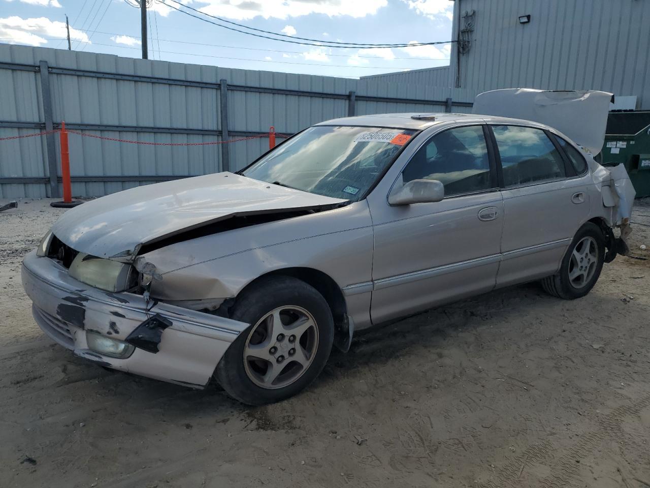 1999 TOYOTA Avalon