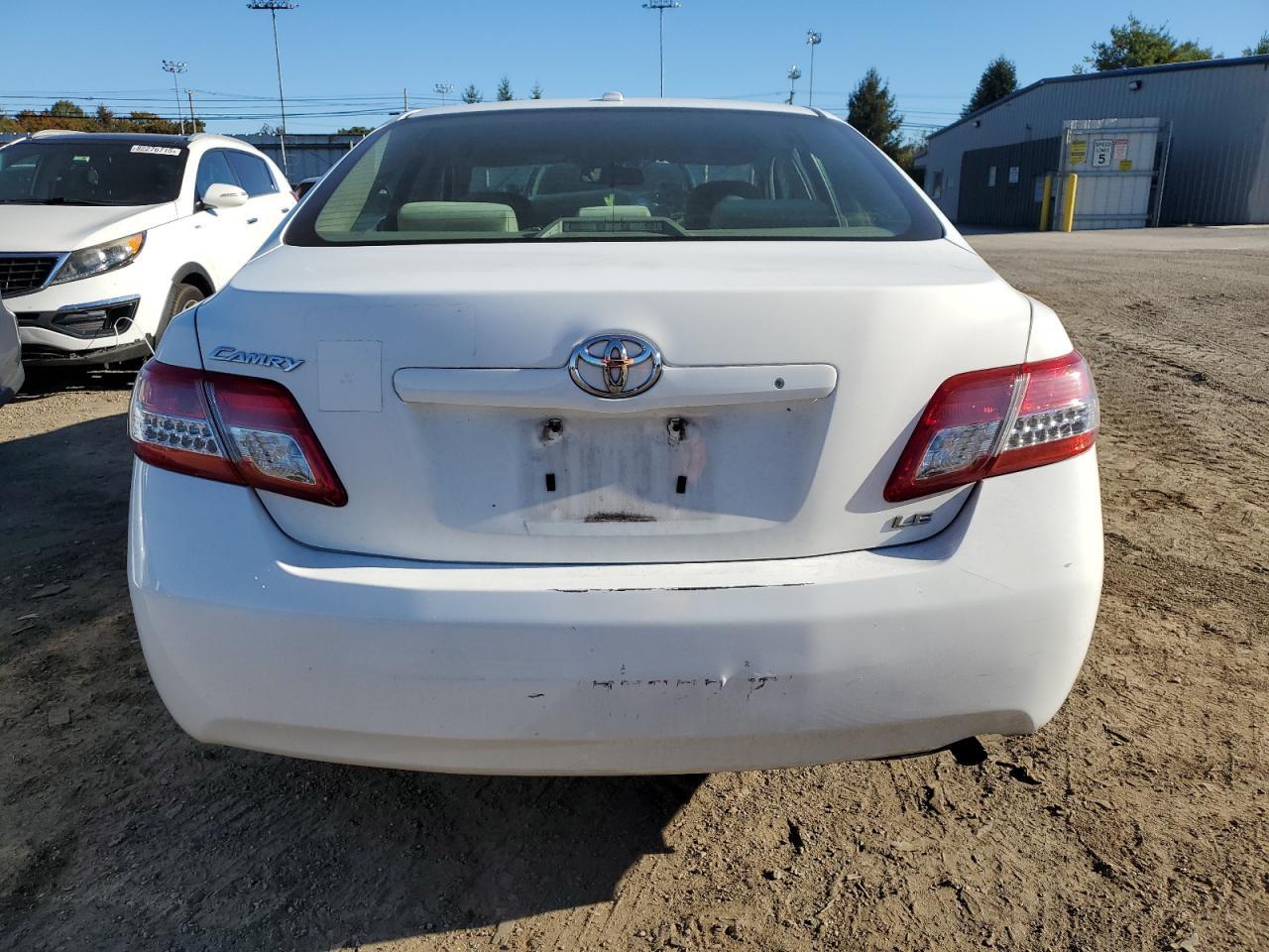2011 TOYOTA CAMRY