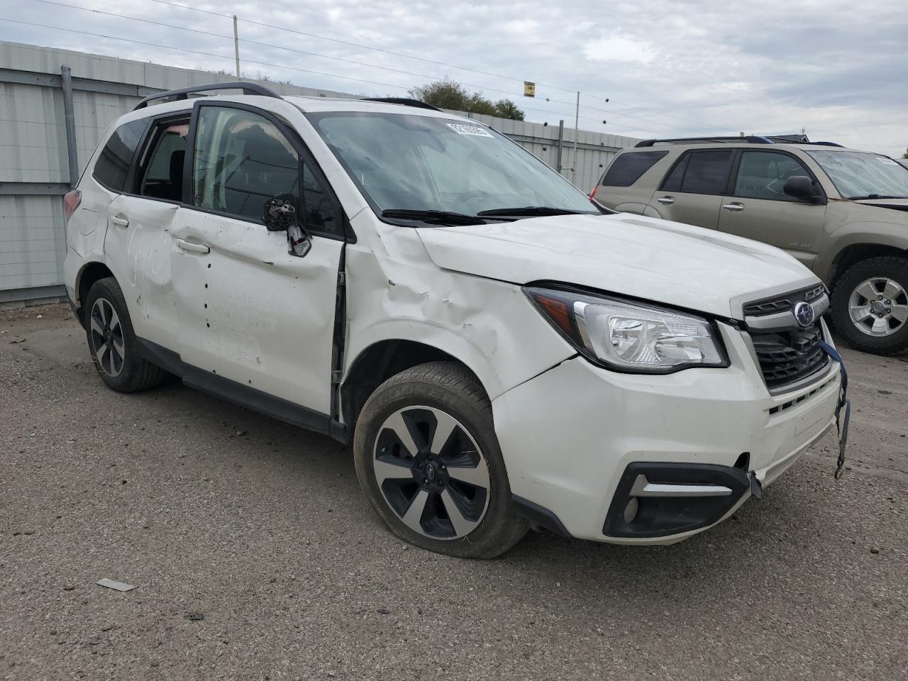 2017 SUBARU FORESTER
