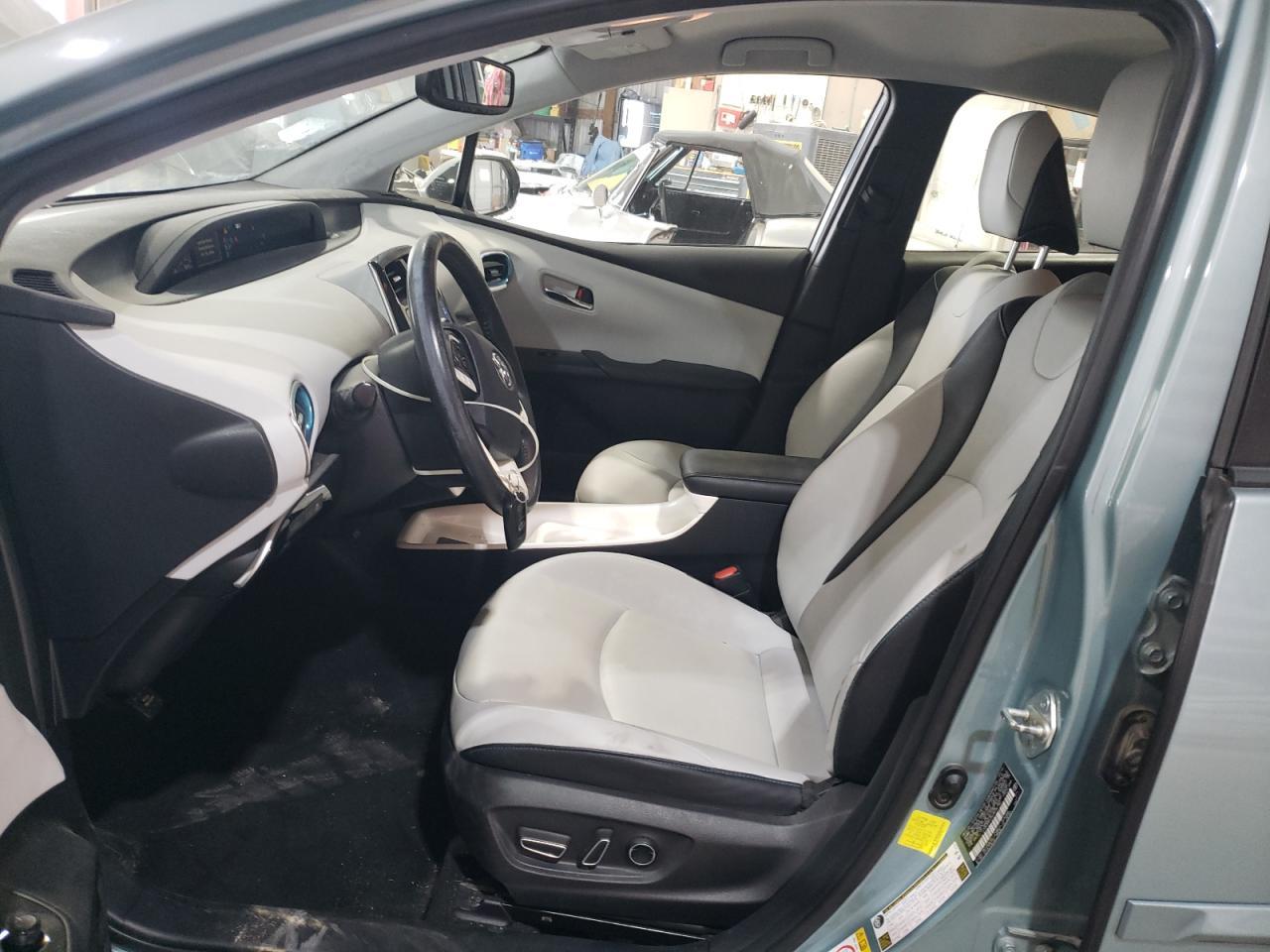 2017 TOYOTA PRIUS