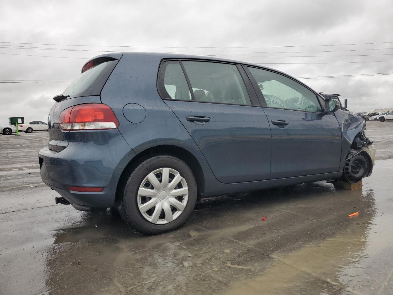 2013 VOLKSWAGEN GOLF