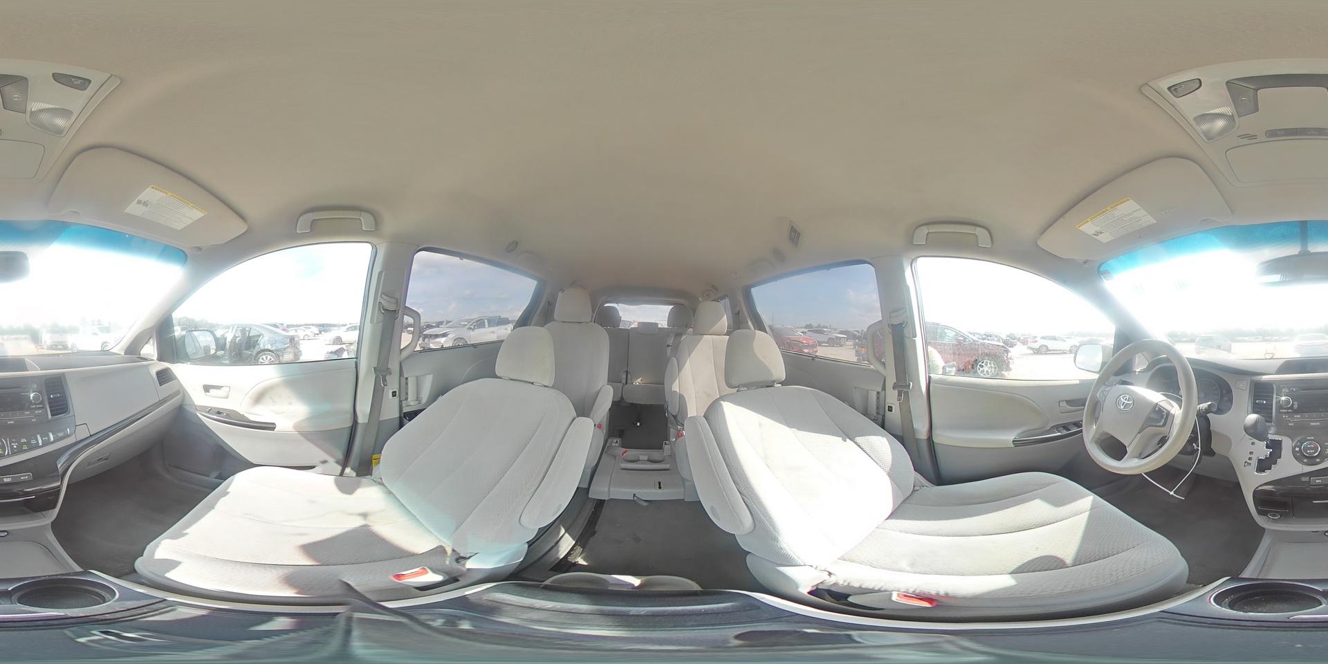 2014 TOYOTA SIENNA