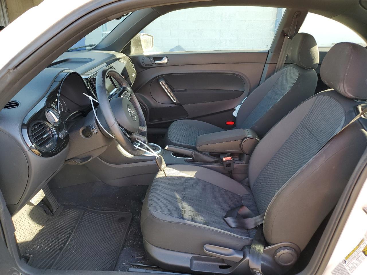 2016 VOLKSWAGEN Beetle