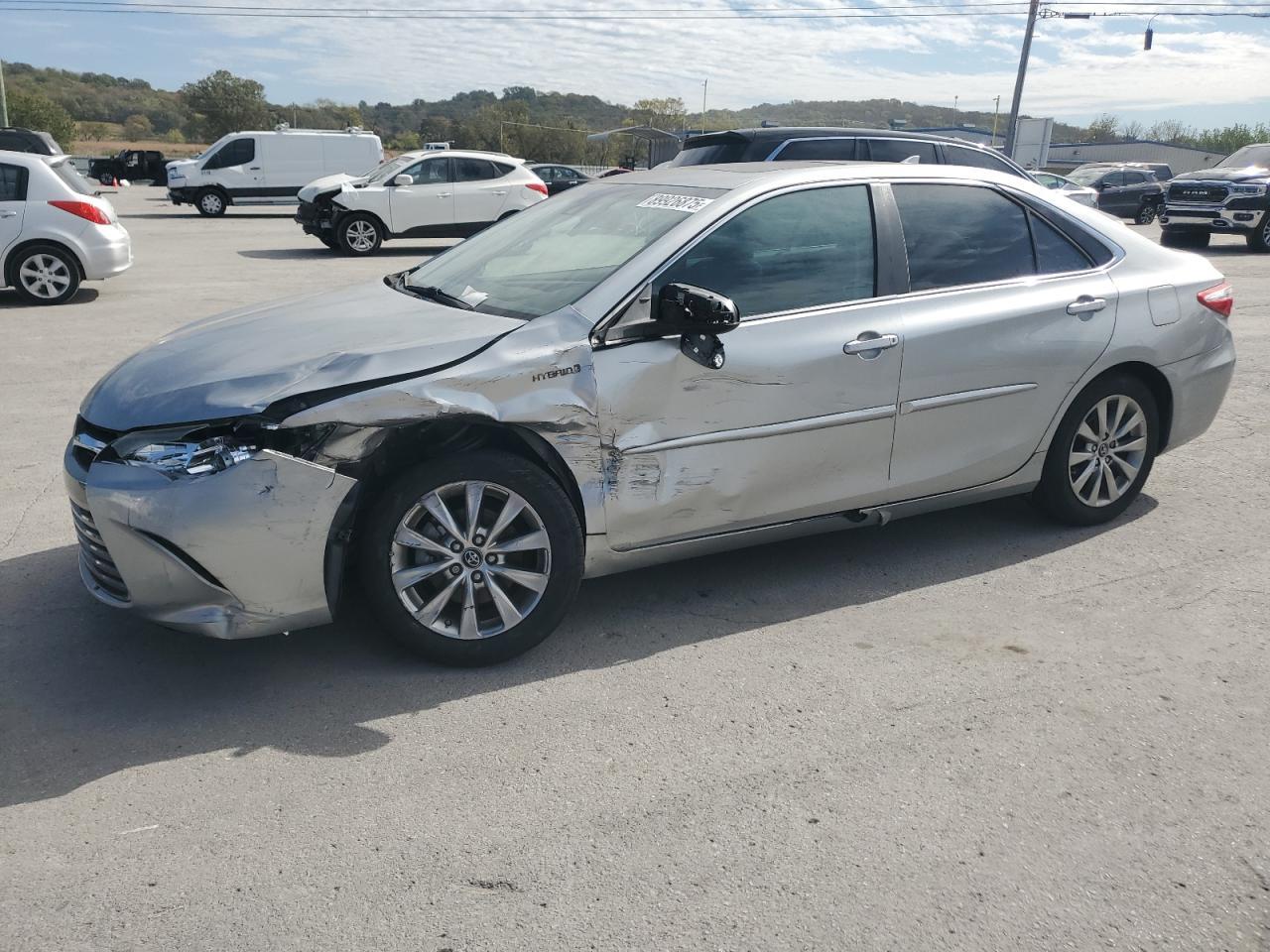 2016 TOYOTA CAMRY