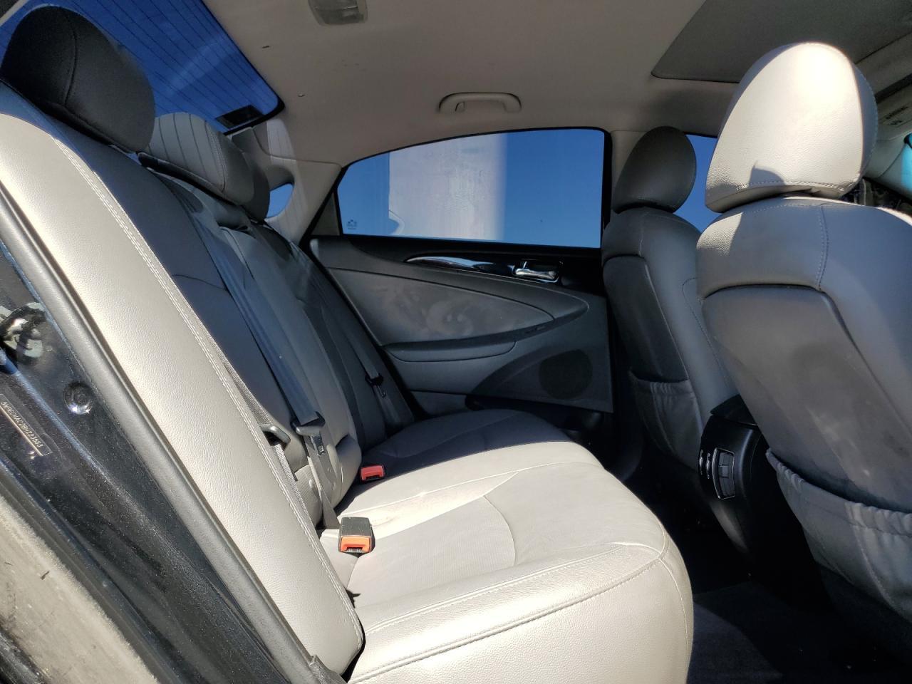 2011 HYUNDAI SONATA