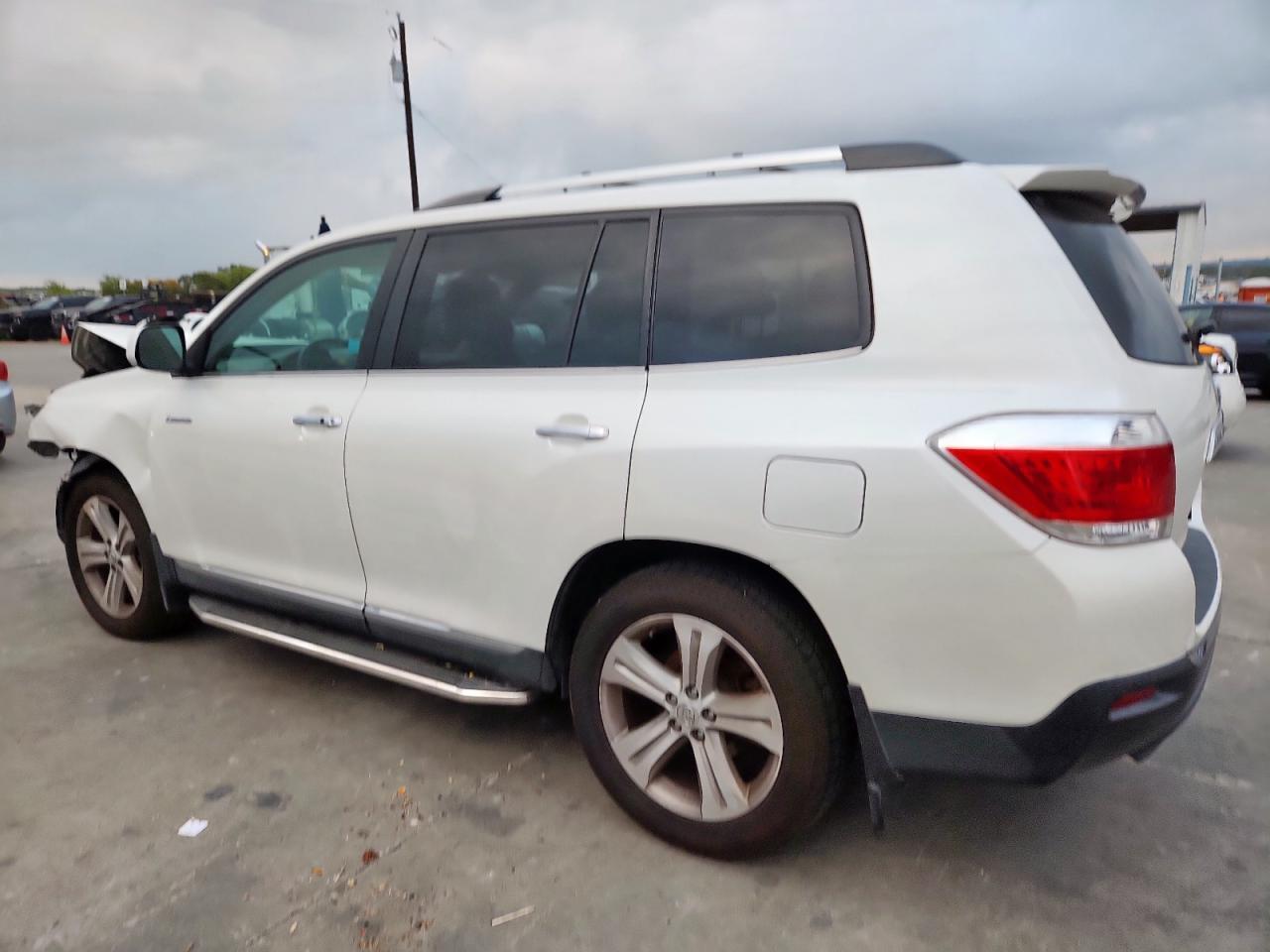 2013 TOYOTA HIGHLANDER