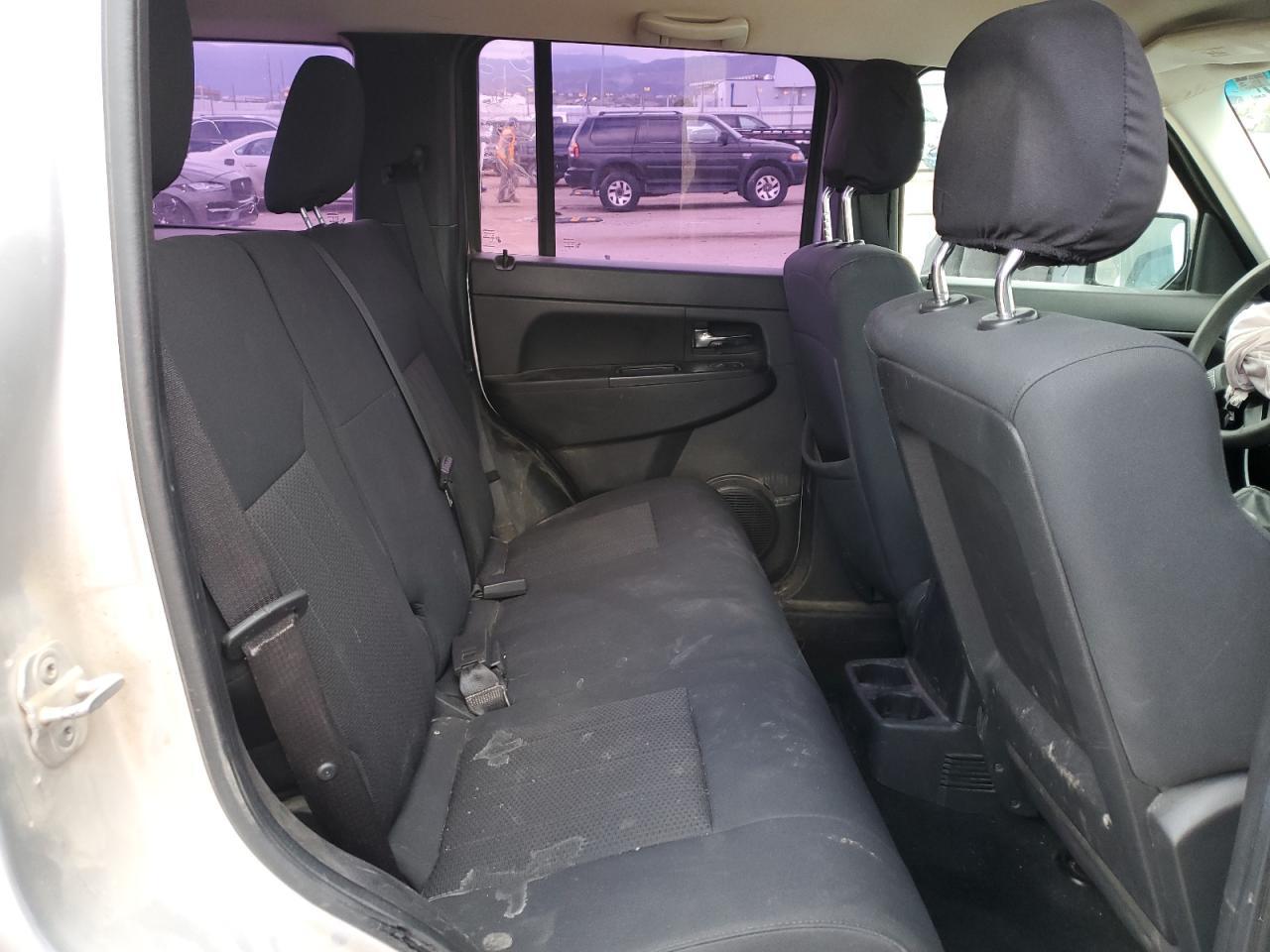 2012 JEEP Liberty