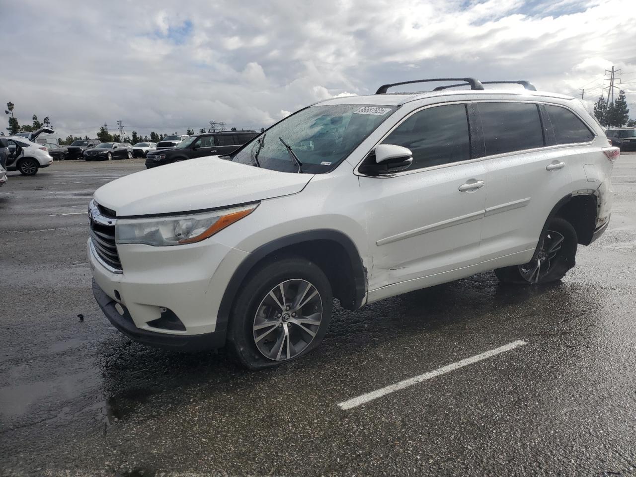2016 TOYOTA HIGHLANDER