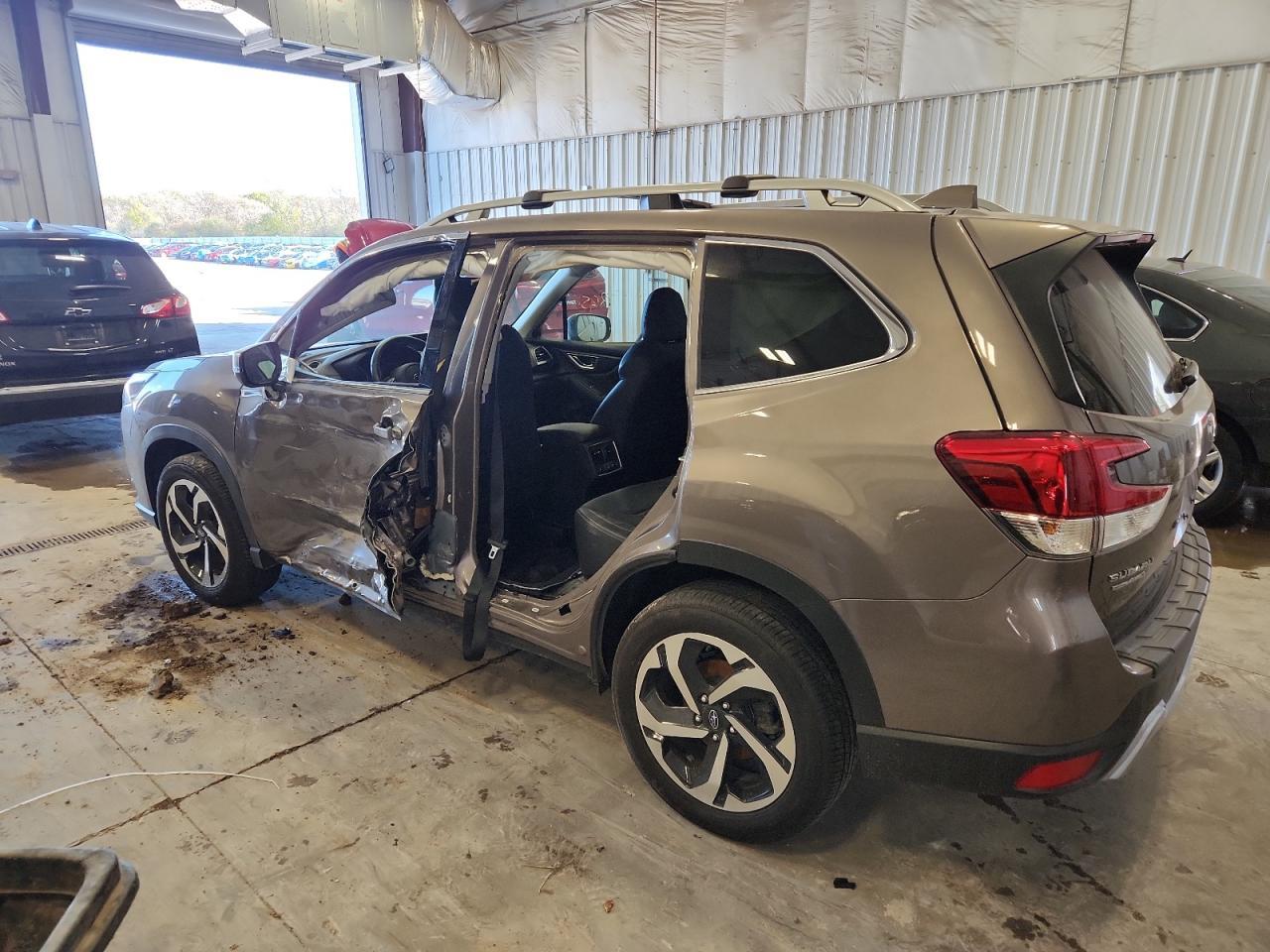 2023 SUBARU FORESTER