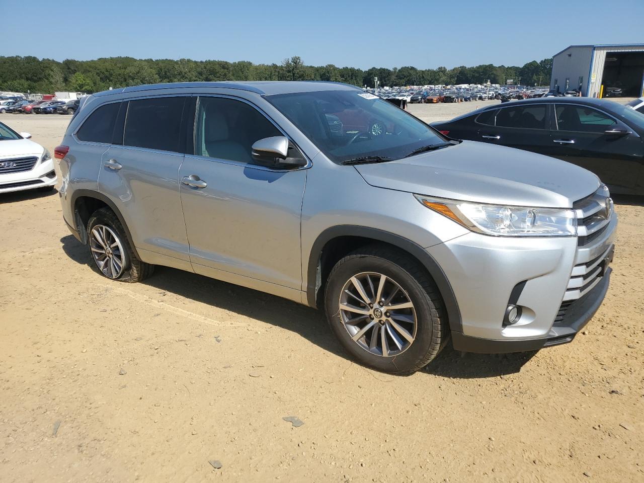2017 TOYOTA HIGHLANDER