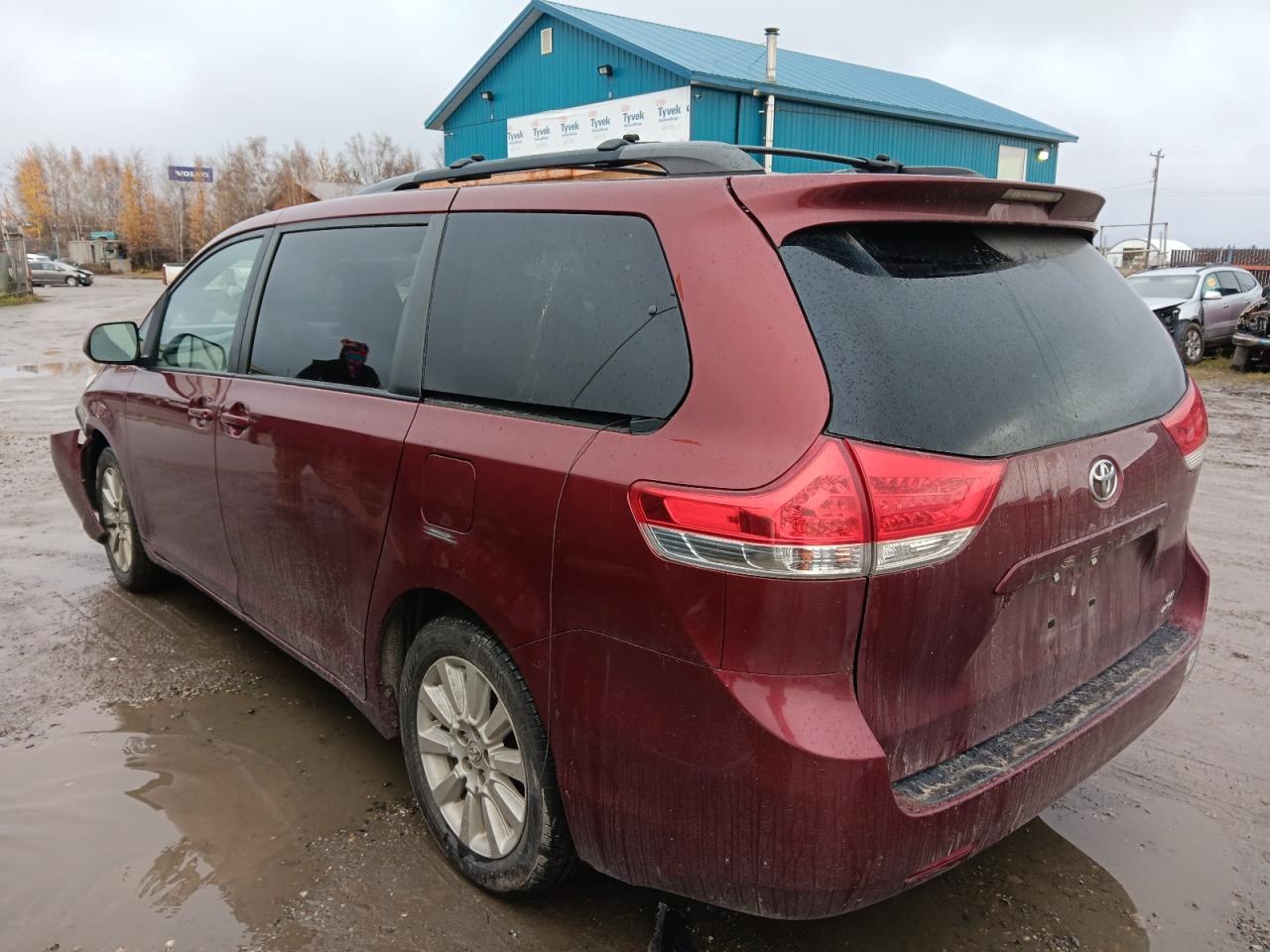 2014 TOYOTA SIENNA