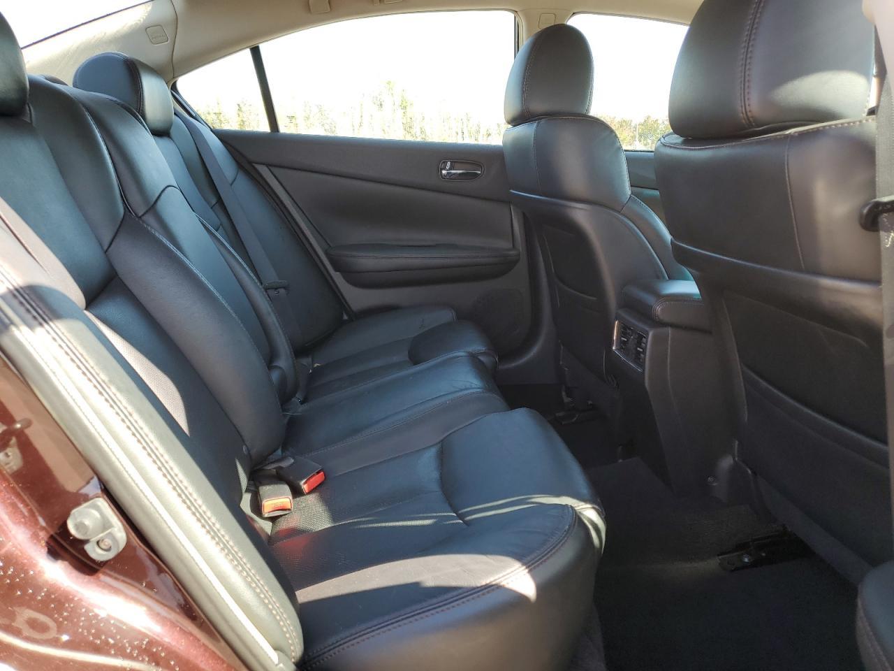 2014 NISSAN Maxima