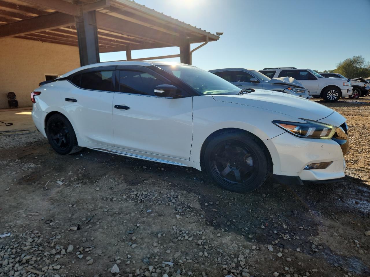 2017 NISSAN Maxima