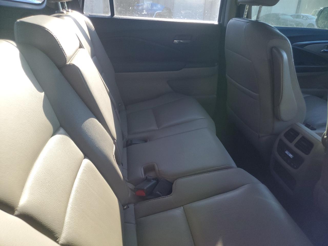 2017 HONDA PILOT