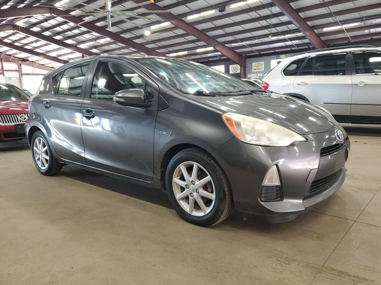 2013 TOYOTA Prius c