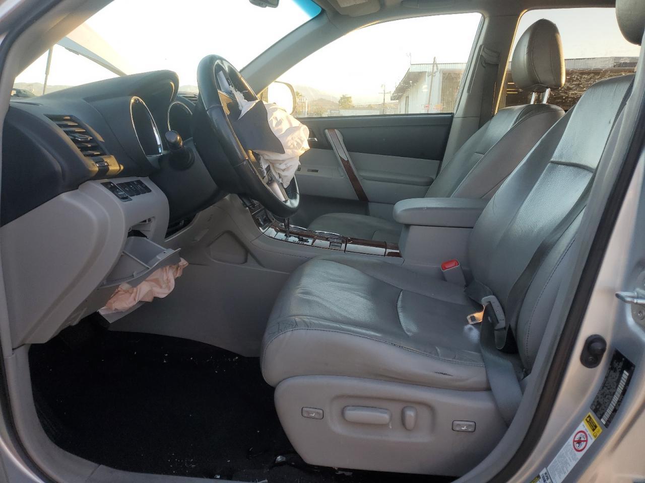 2013 TOYOTA HIGHLANDER