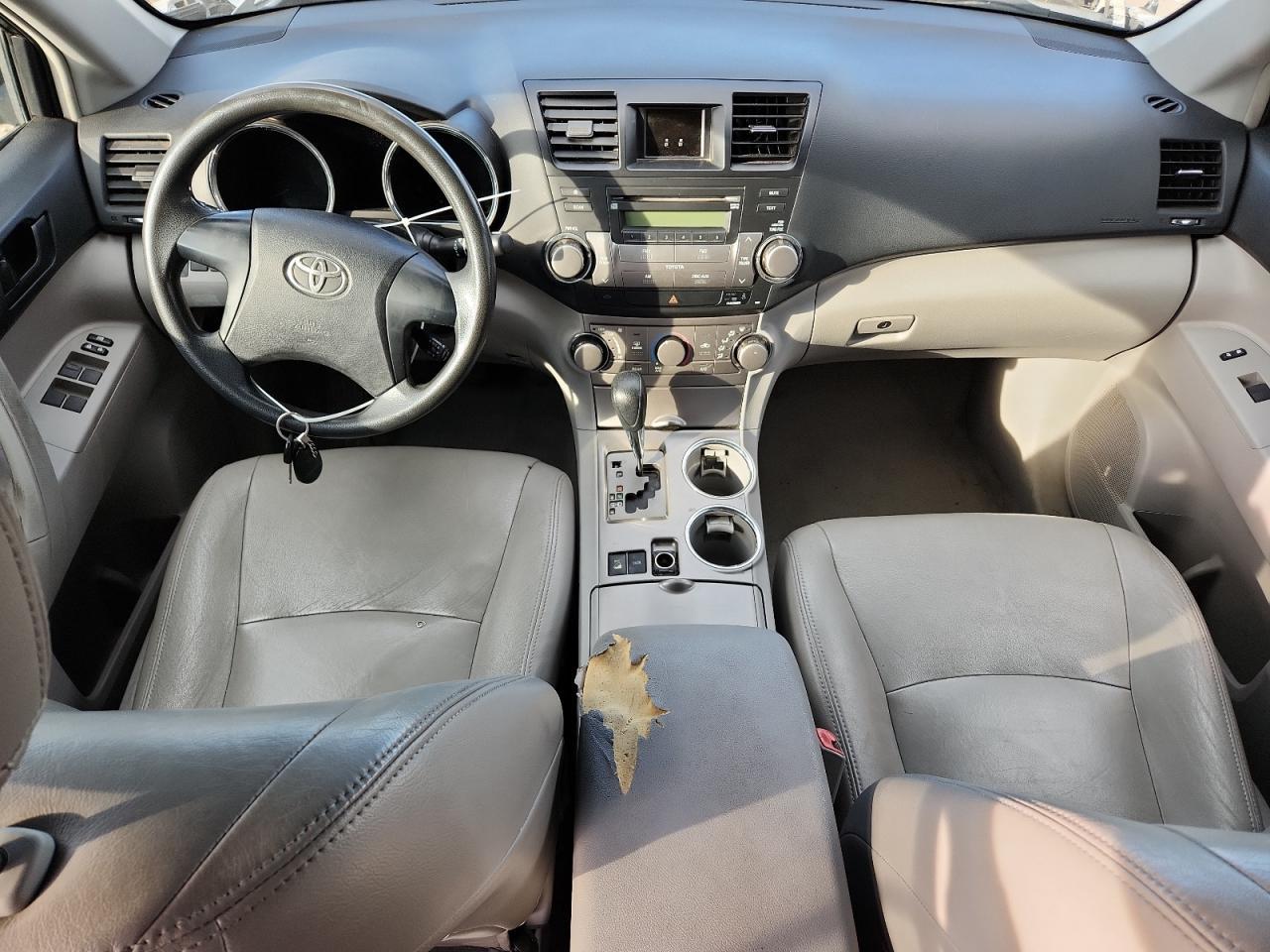 2010 TOYOTA HIGHLANDER